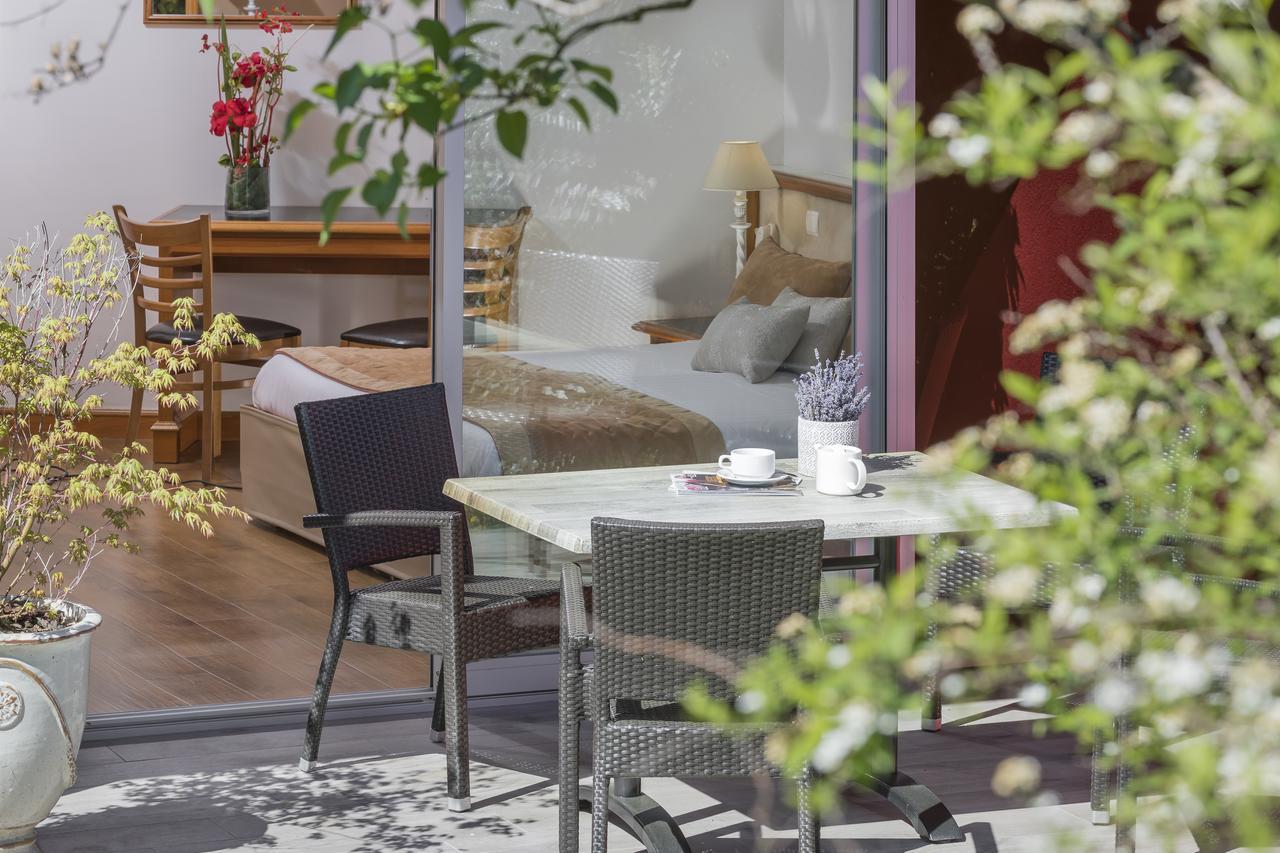 Le Flamboyant Hotel Annecy Bagian luar foto