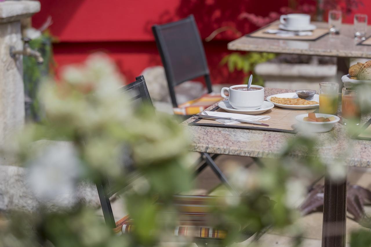 Le Flamboyant Hotel Annecy Bagian luar foto