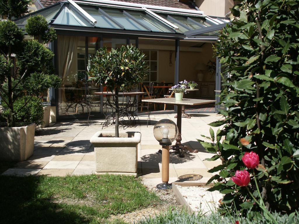 Le Flamboyant Hotel Annecy Bagian luar foto